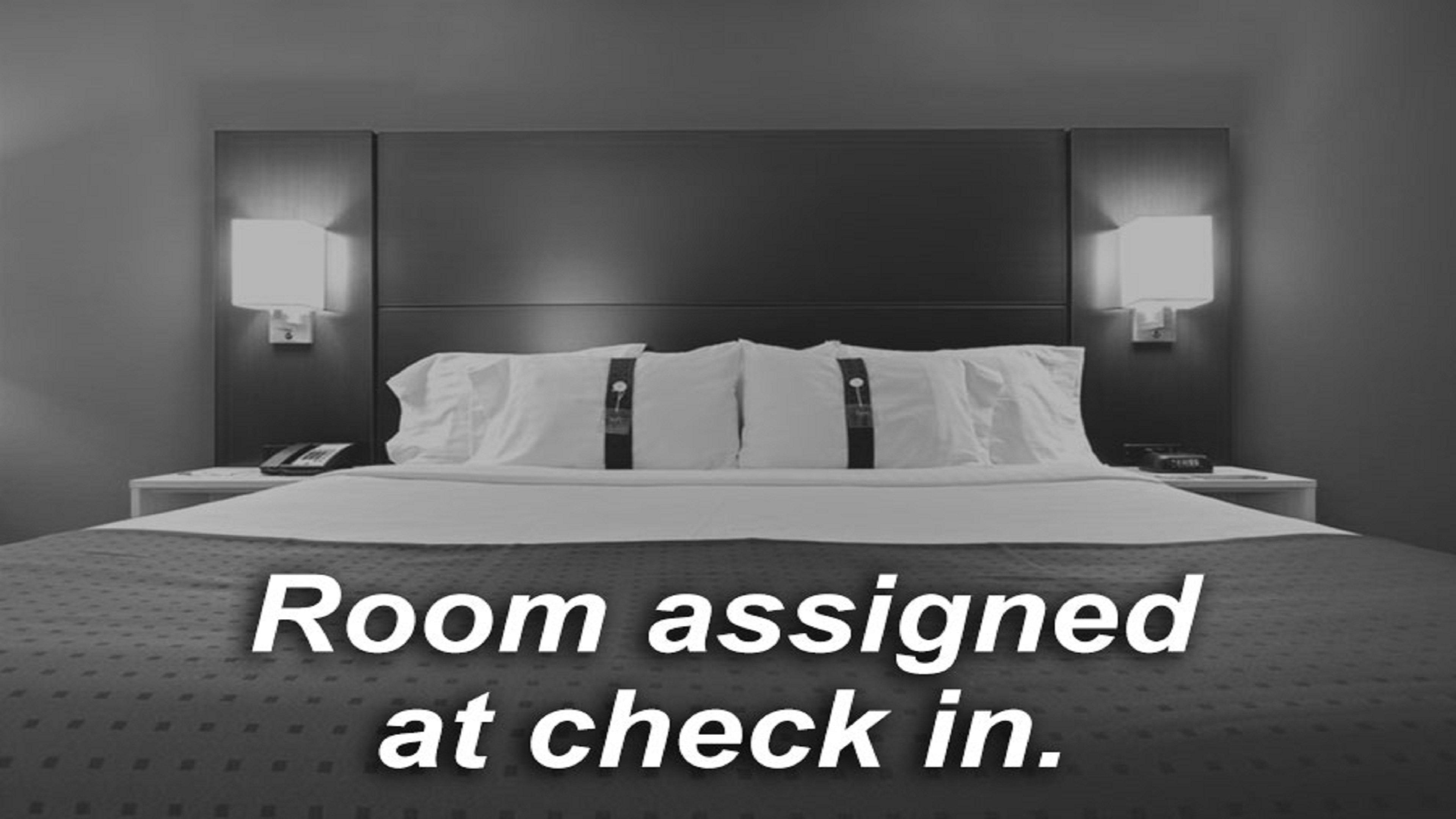 Holiday Inn Express & Suites North Топика Экстерьер фото