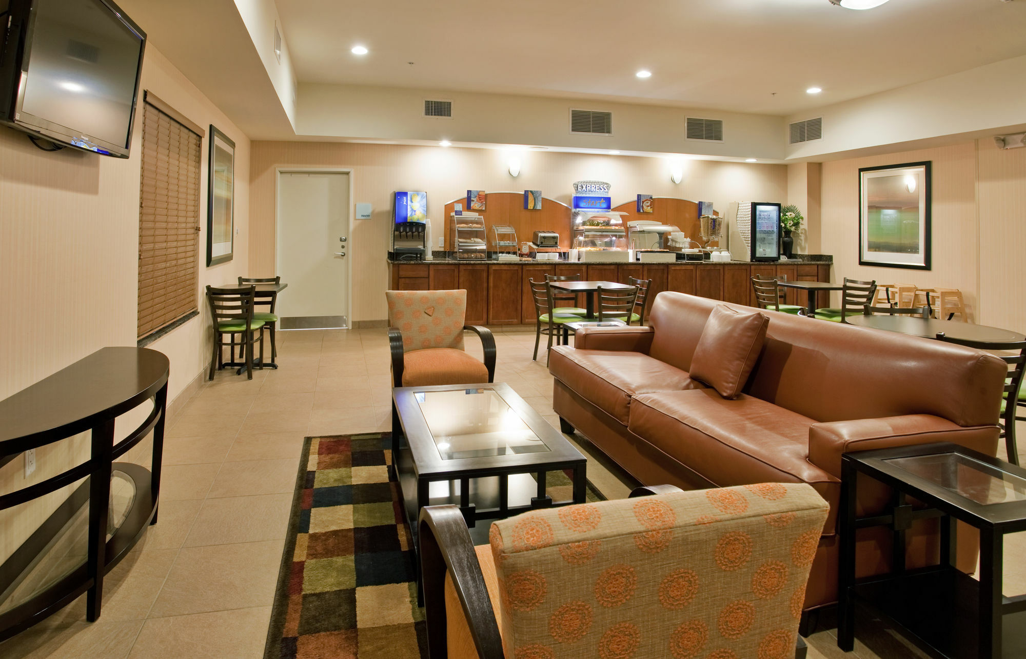 Holiday Inn Express & Suites North Топика Экстерьер фото